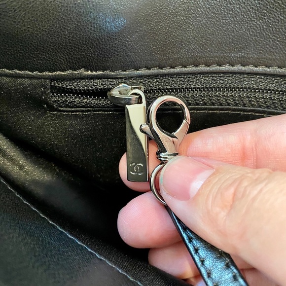 💓Sold💓Large Chanel Square Flap - Picture 11 of 16